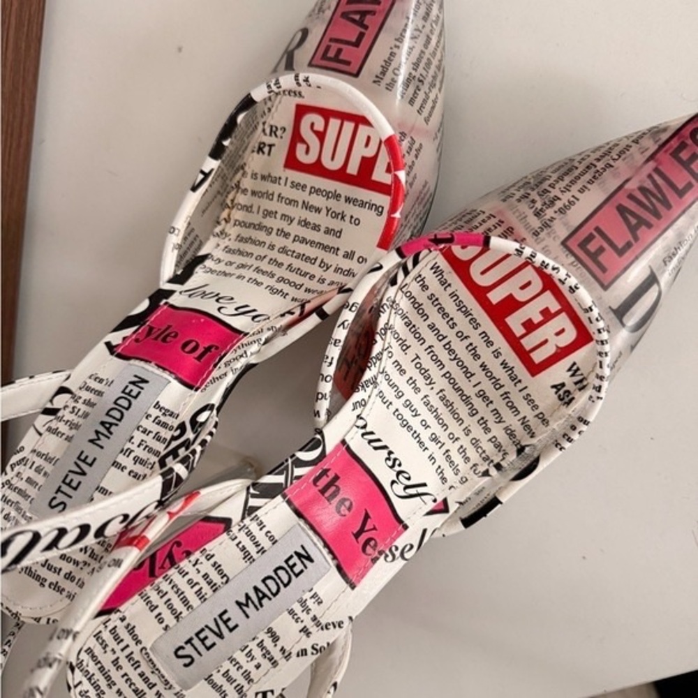 Steve Madden White & Pink Newspaper-Print Slingback Heels
